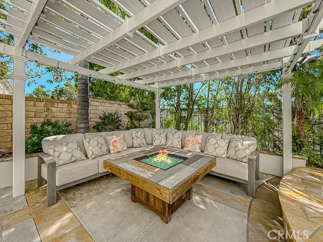 5142 Via El Molino Thousand Oaks, CA 91320
