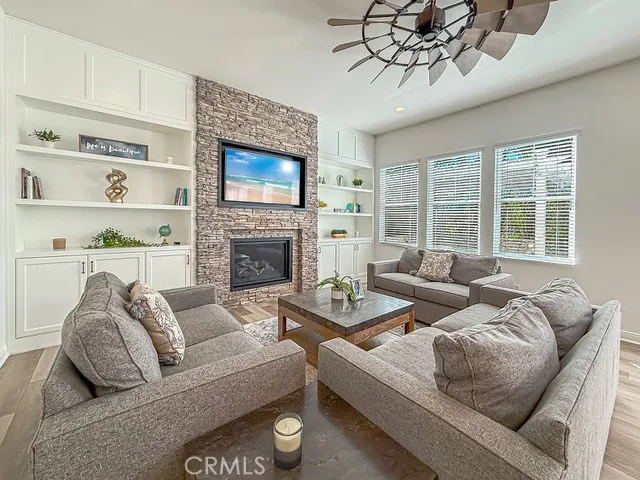 5142 Via El Molino Thousand Oaks, CA 91320