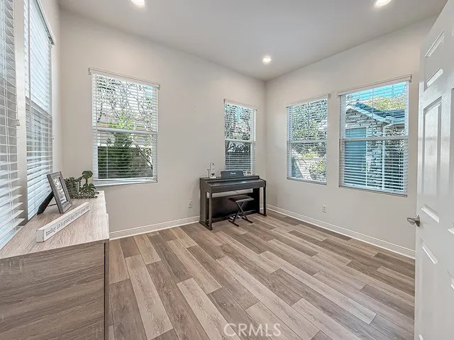 5142 Via El Molino Thousand Oaks, CA 91320