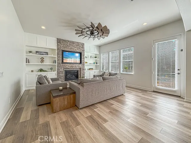 5142 Via El Molino Thousand Oaks, CA 91320