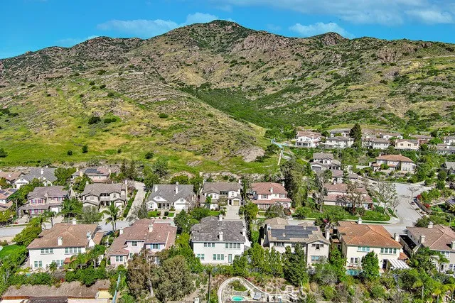 5142 Via El Molino Thousand Oaks, CA 91320