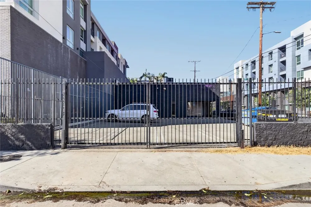 11105 Weddington North Hollywood, CA 91601