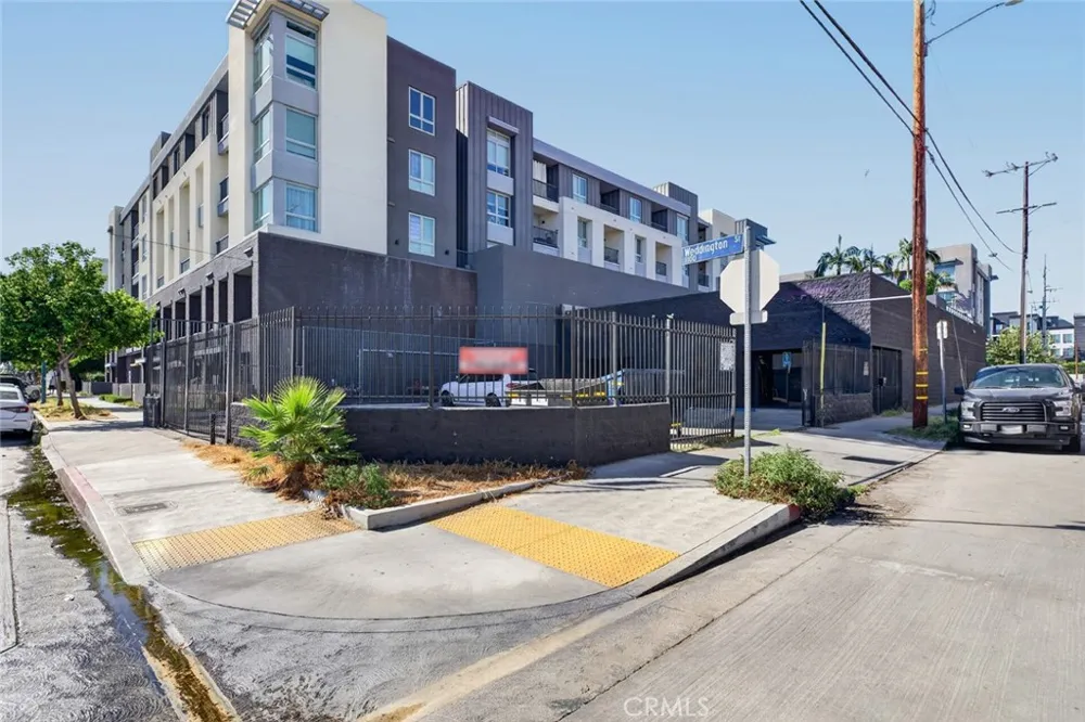 11105 Weddington North Hollywood, CA 91601