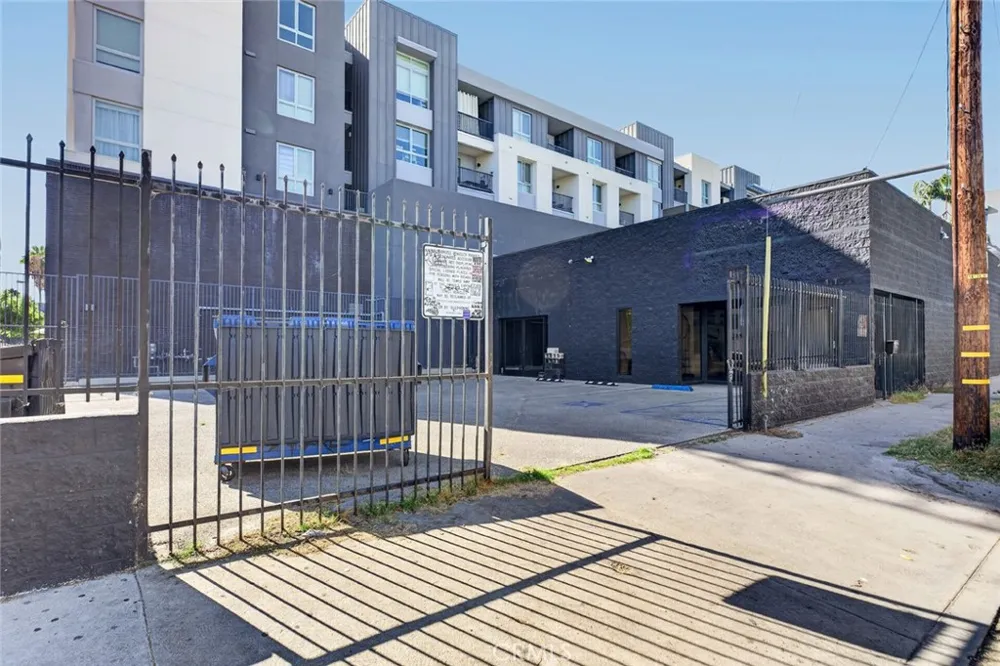 11105 Weddington North Hollywood, CA 91601