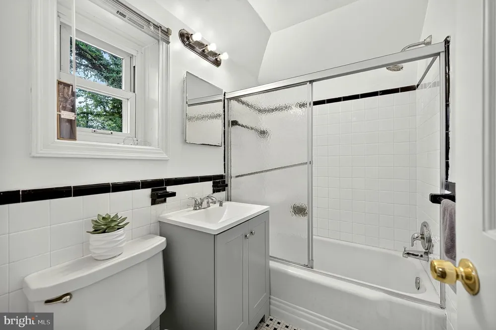 4618 3RD STREET Arlington, VA 22203