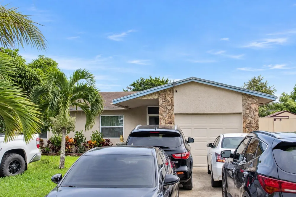 7526 SW 8th Street North Lauderdale, FL 33068