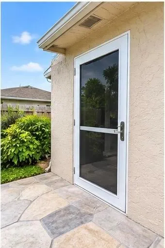 7526 SW 8th Street North Lauderdale, FL 33068