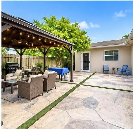 7526 SW 8th Street North Lauderdale, FL 33068
