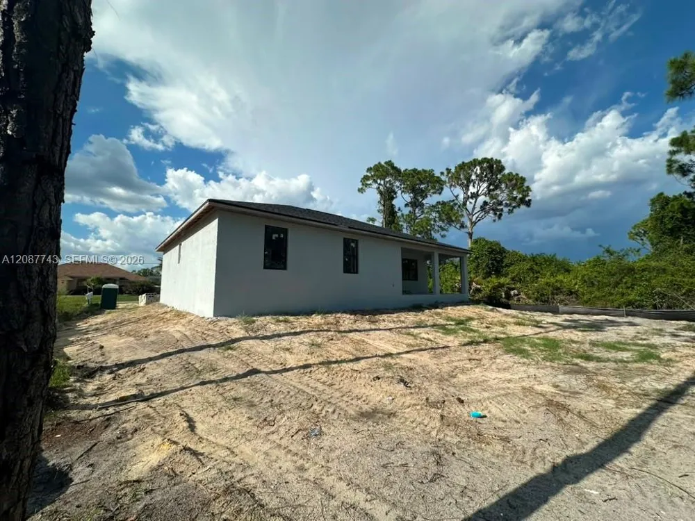 15825 Lakeland Circle Other City - In The State Of Florida, FL 33981