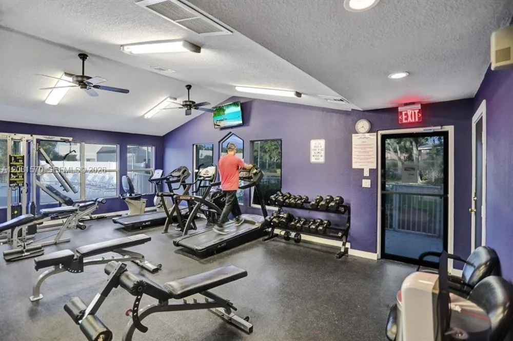 3437 NW 44th St #204 Oakland Park, FL 33309