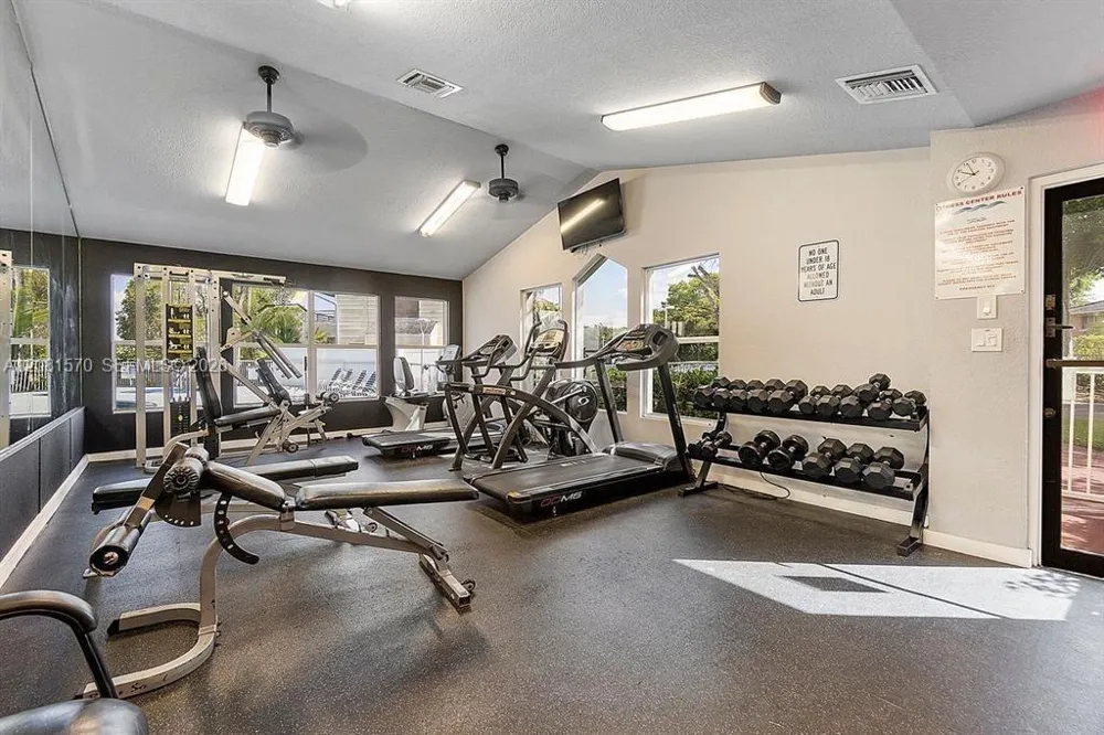 3437 NW 44th St #204 Oakland Park, FL 33309