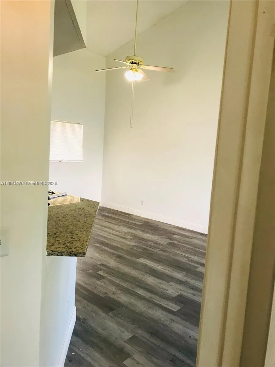 3437 NW 44th St #204 Oakland Park, FL 33309