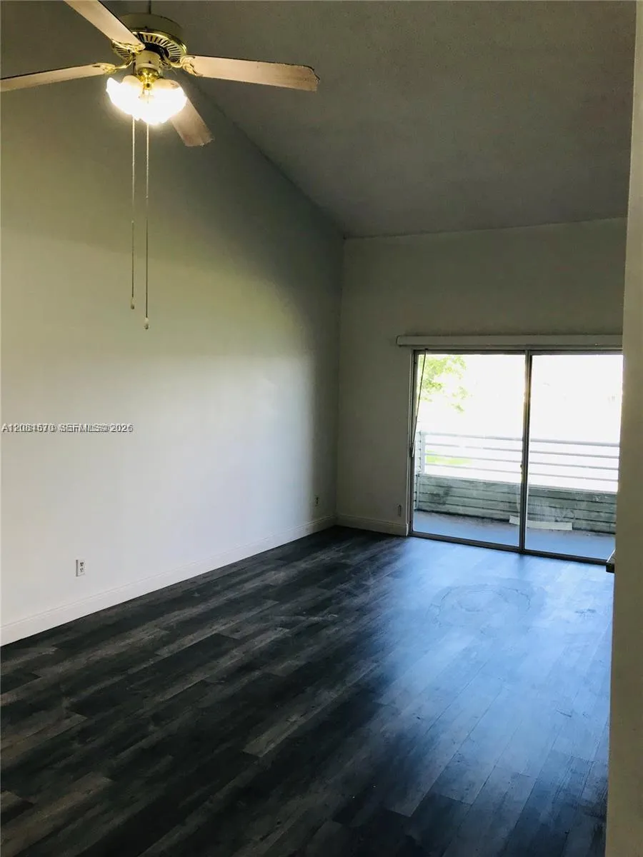 3437 NW 44th St #204 Oakland Park, FL 33309