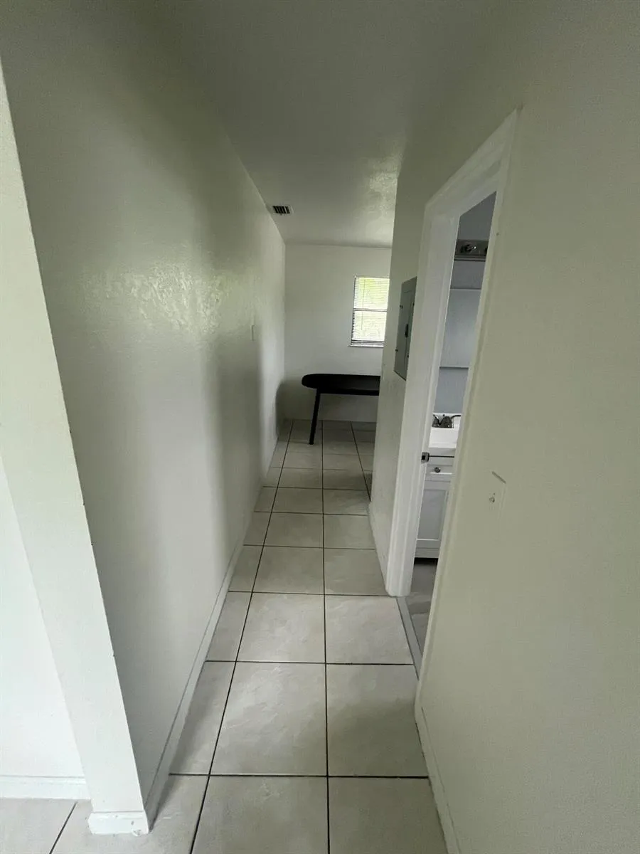 421 NW 7th Terrace #3 Fort Lauderdale, FL 33311