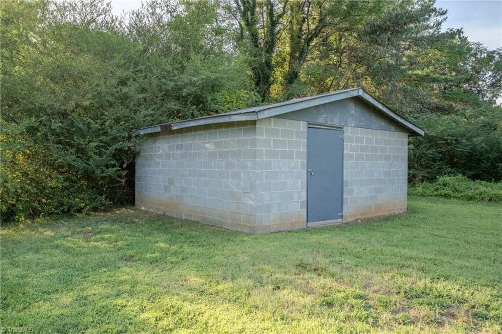 7805 Jackson School Road Browns Summit, NC 27214