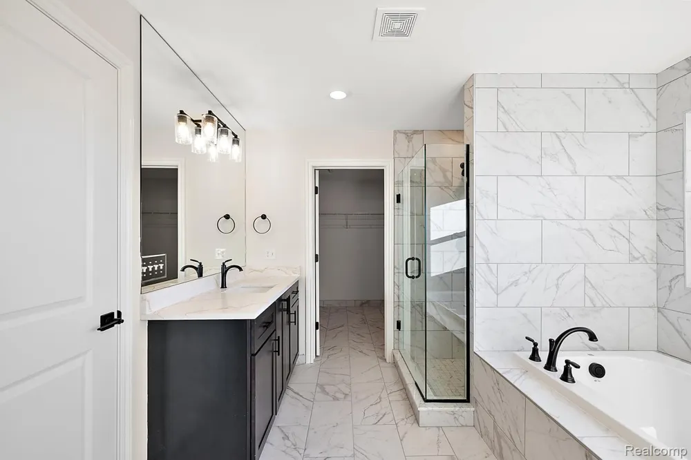 4156 Blossom Drive Sterling Heights City, MI 48314