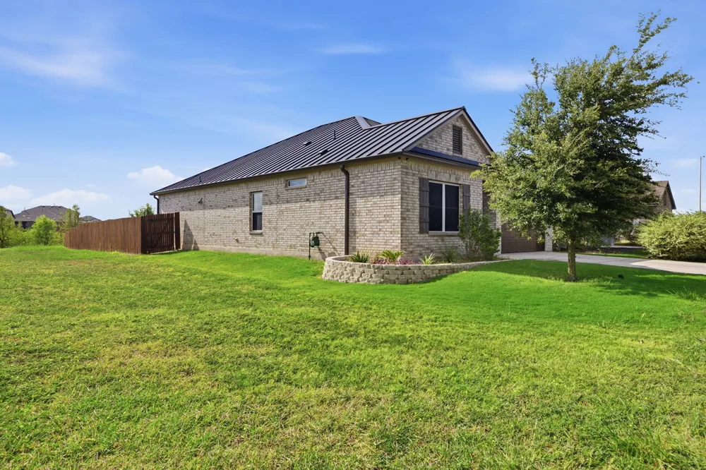 1100 S San Marcos Street Manor, TX 78653
