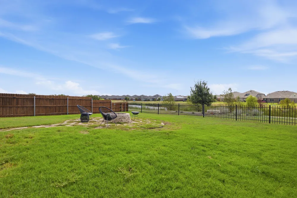 1100 S San Marcos Street Manor, TX 78653