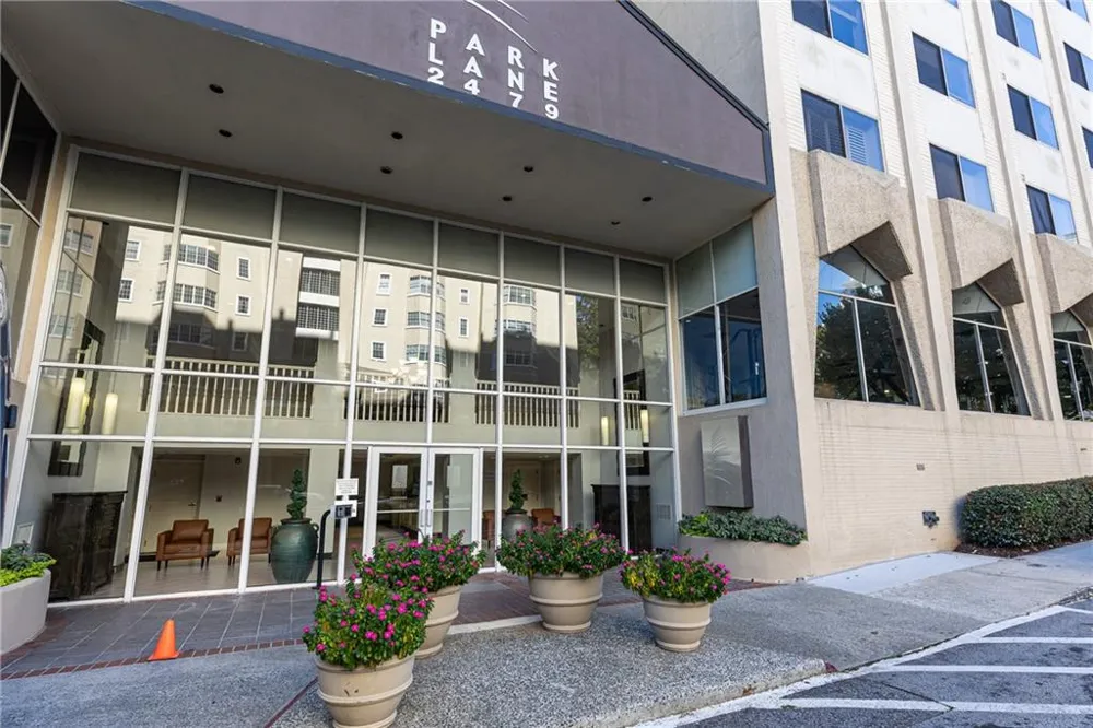 2479 Peachtree Road NE #1706 Atlanta, GA 30305