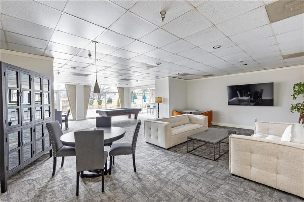 2479 Peachtree Road NE #1706 Atlanta, GA 30305