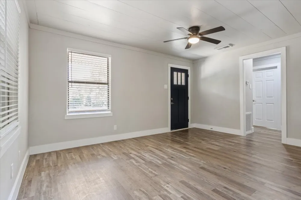 204 E Fowler Avenue Killeen, TX 76541