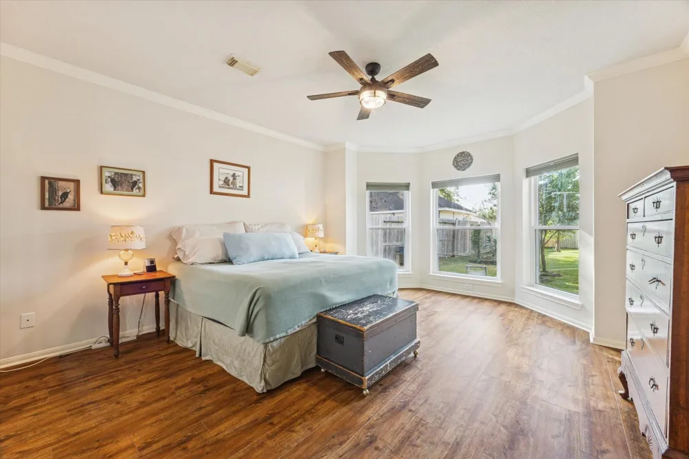 702 Huntercrest Street El Lago, TX 77586