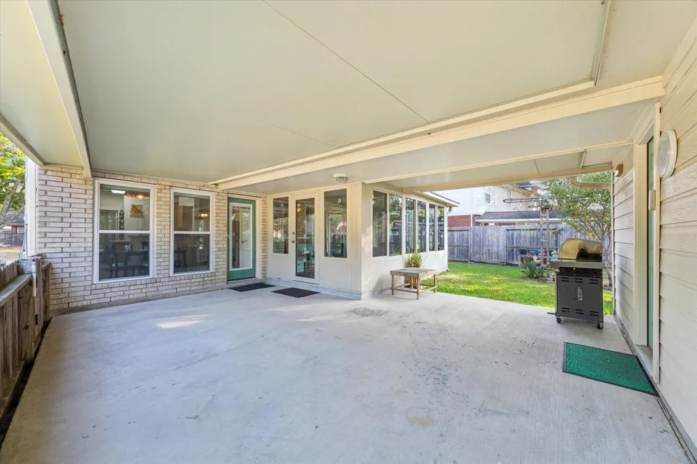 702 Huntercrest Street El Lago, TX 77586