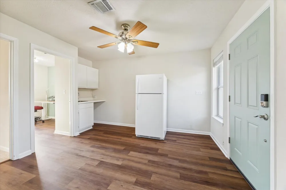 702 Huntercrest Street El Lago, TX 77586