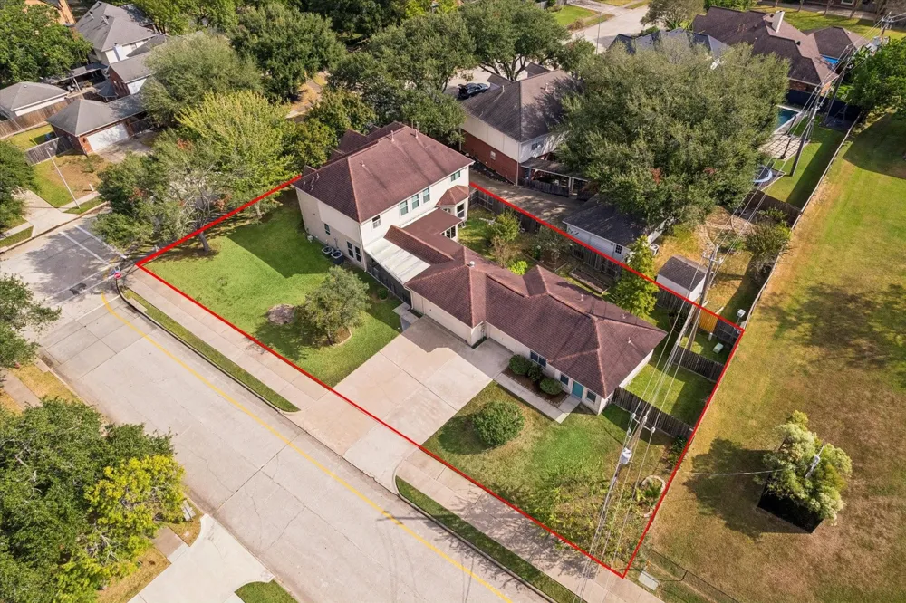 702 Huntercrest Street El Lago, TX 77586