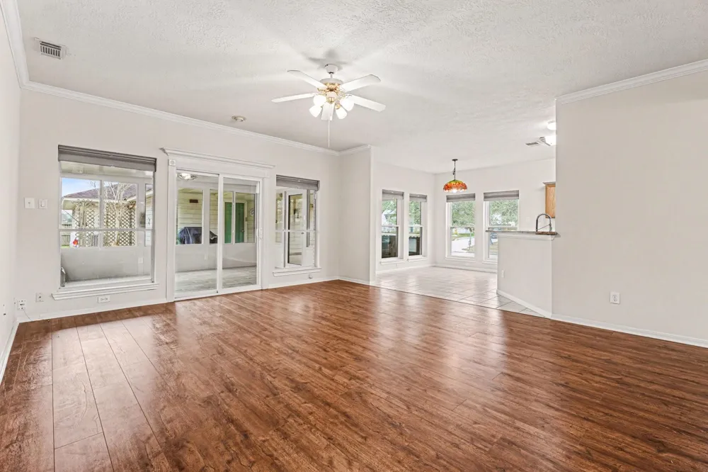 702 Huntercrest Street El Lago, TX 77586
