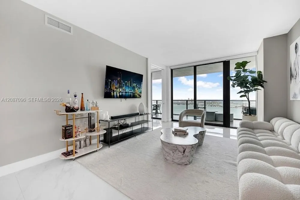 650 NE 32nd St #4705 Miami, FL 33137