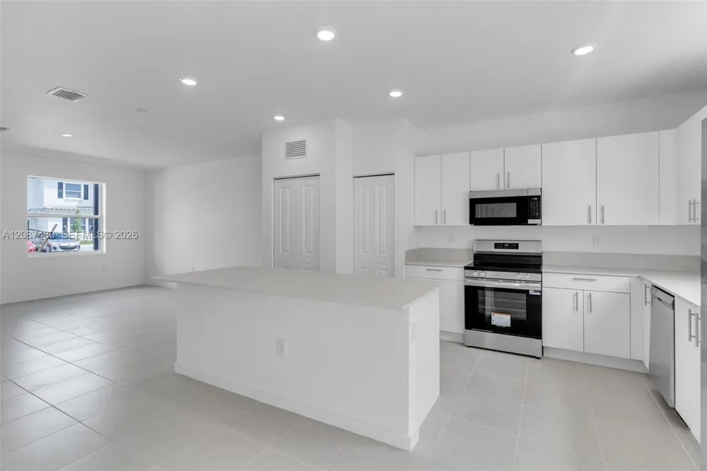 1081 SE 3rd St Florida City, FL 33034