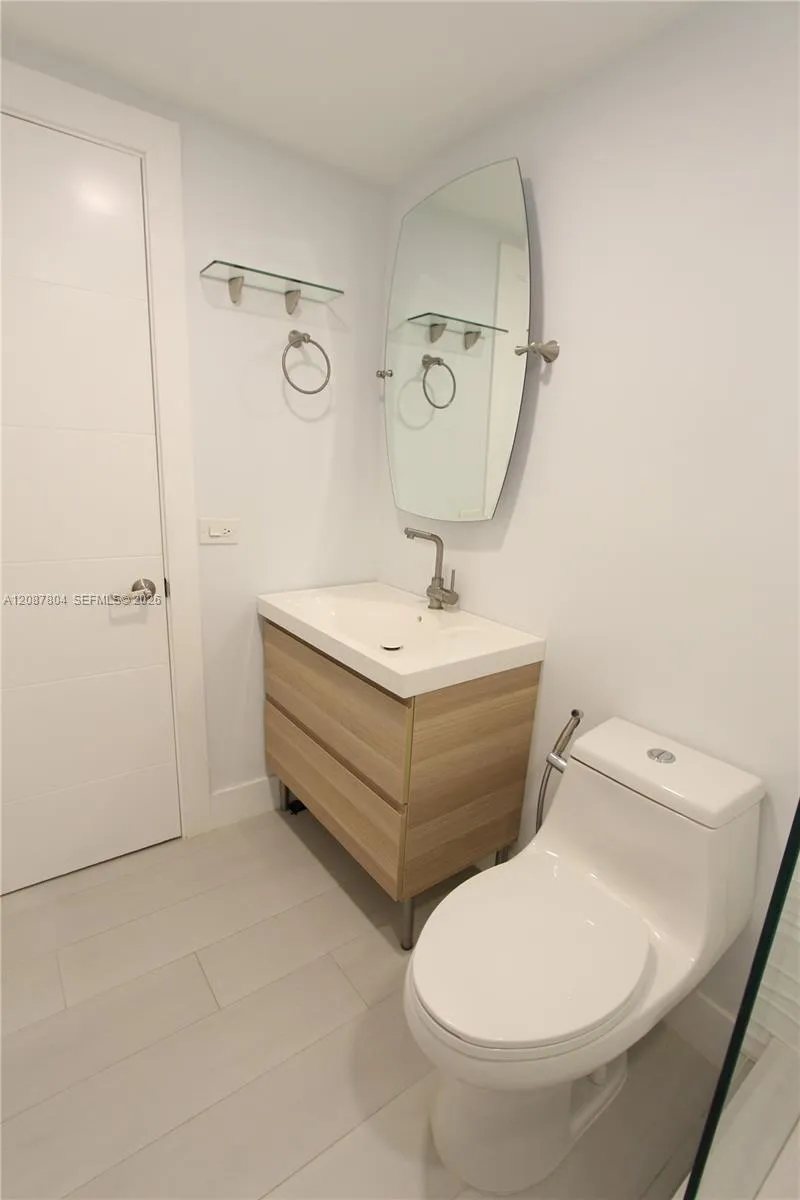 427 Santander Ave #202 Coral Gables, FL 33134