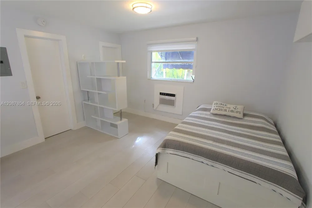 427 Santander Ave #202 Coral Gables, FL 33134