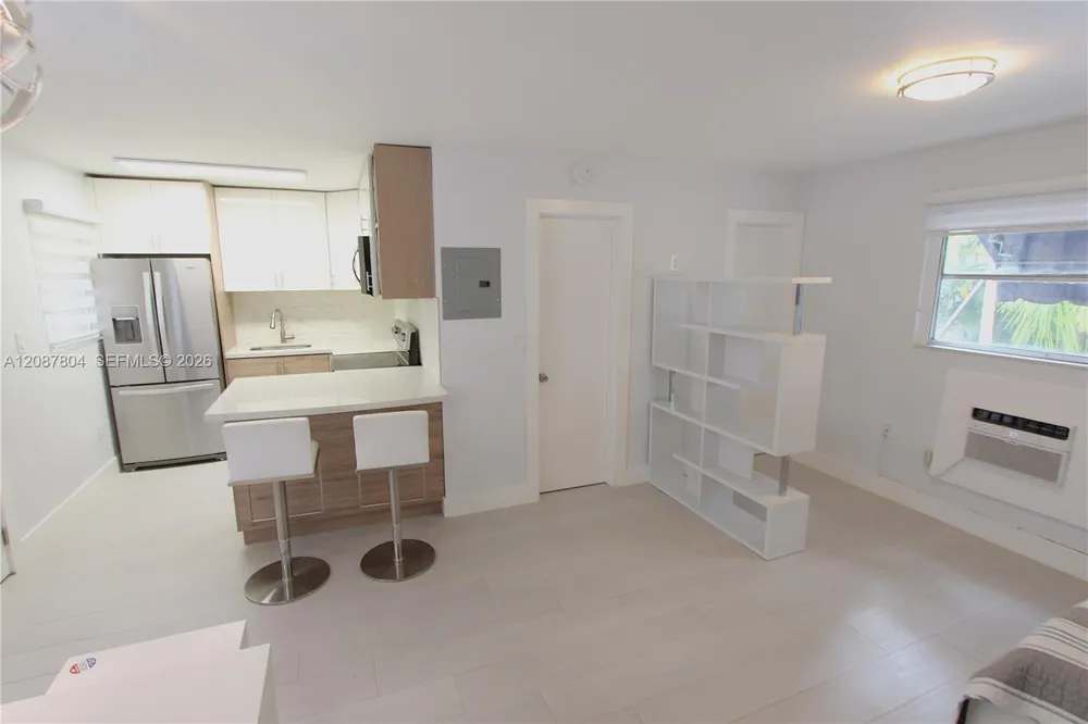 427 Santander Ave #202 Coral Gables, FL 33134