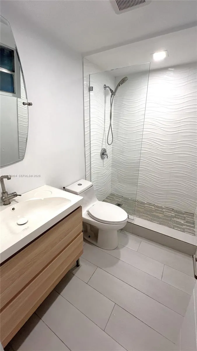 427 Santander Ave #202 Coral Gables, FL 33134