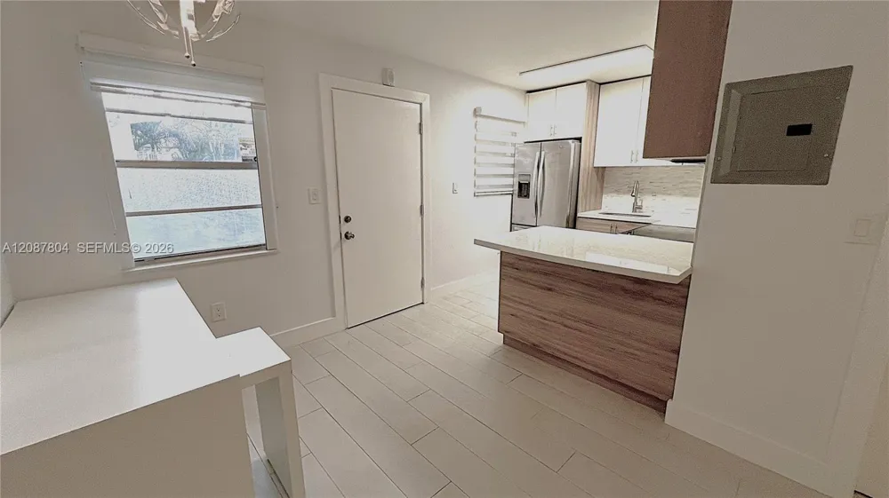 427 Santander Ave #202 Coral Gables, FL 33134
