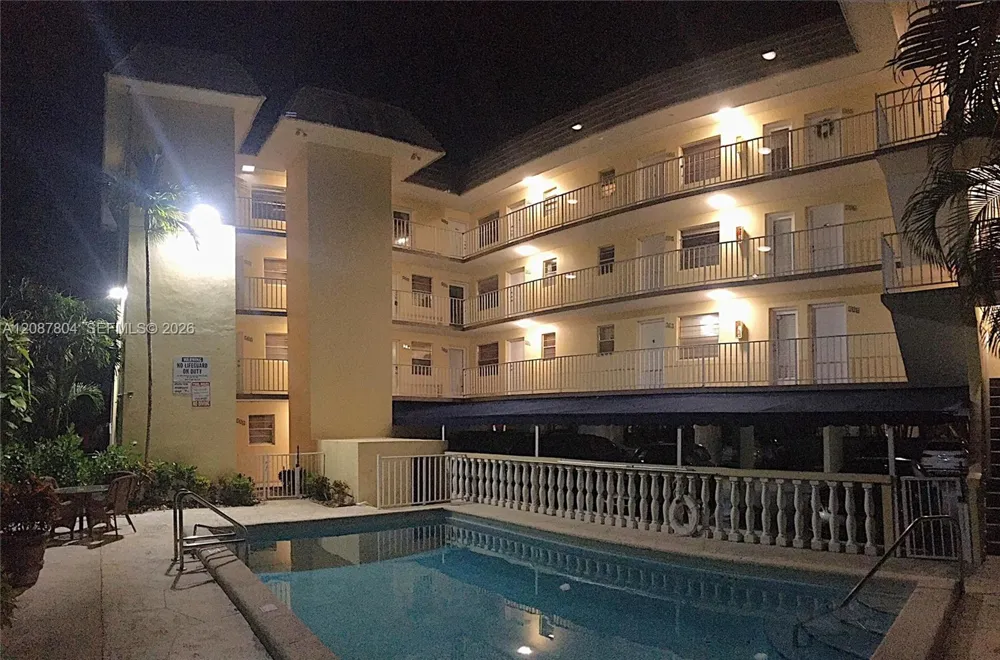427 Santander Ave #202 Coral Gables, FL 33134