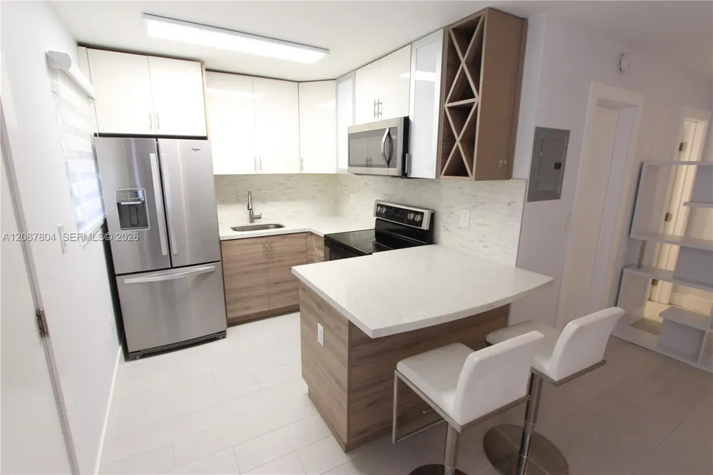 427 Santander Ave #202 Coral Gables, FL 33134