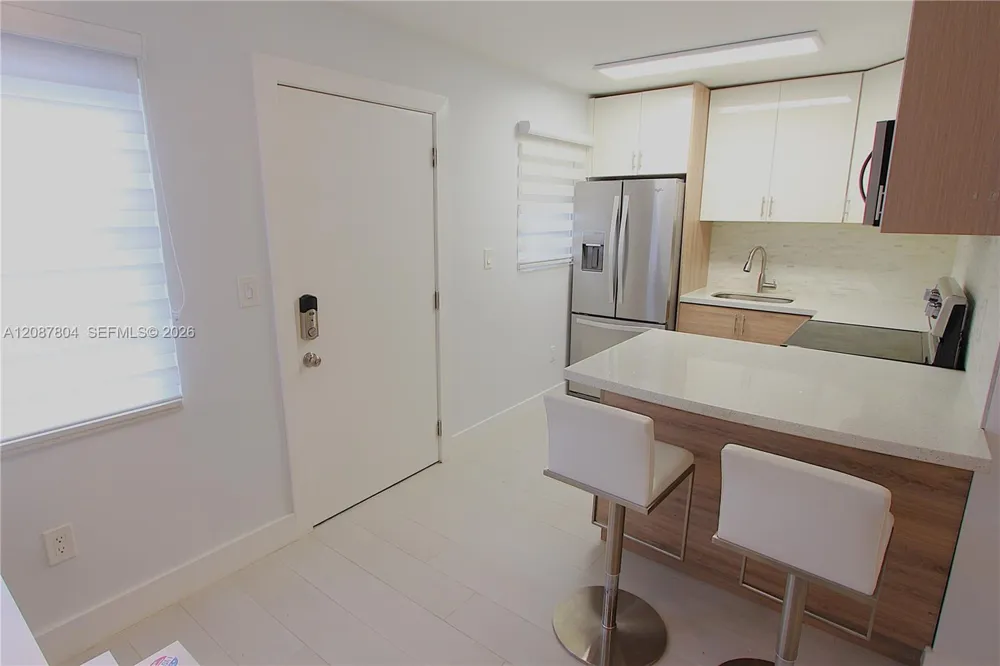 427 Santander Ave #202 Coral Gables, FL 33134