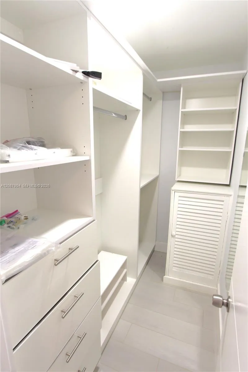 427 Santander Ave #202 Coral Gables, FL 33134