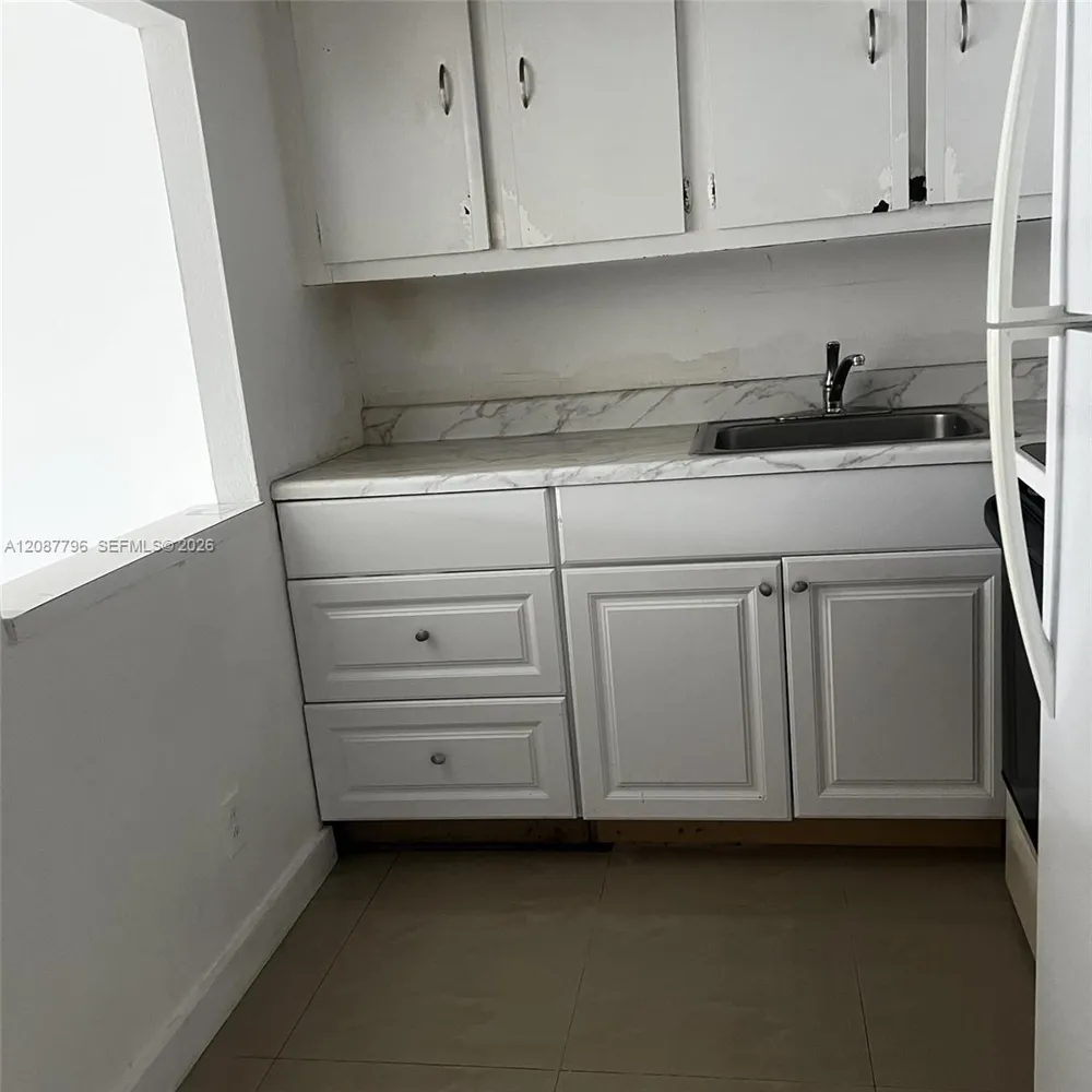 200 172nd St #504 Sunny Isles Beach, FL 33160