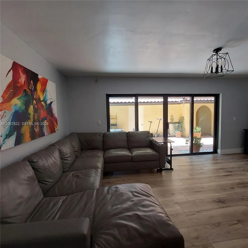 3871 Alcantara Ave #74D Doral, FL 33178