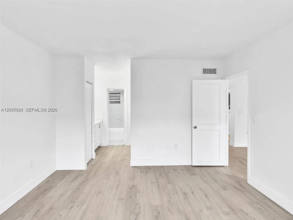 3626 NE 168th St #202 North Miami Beach, FL 33160