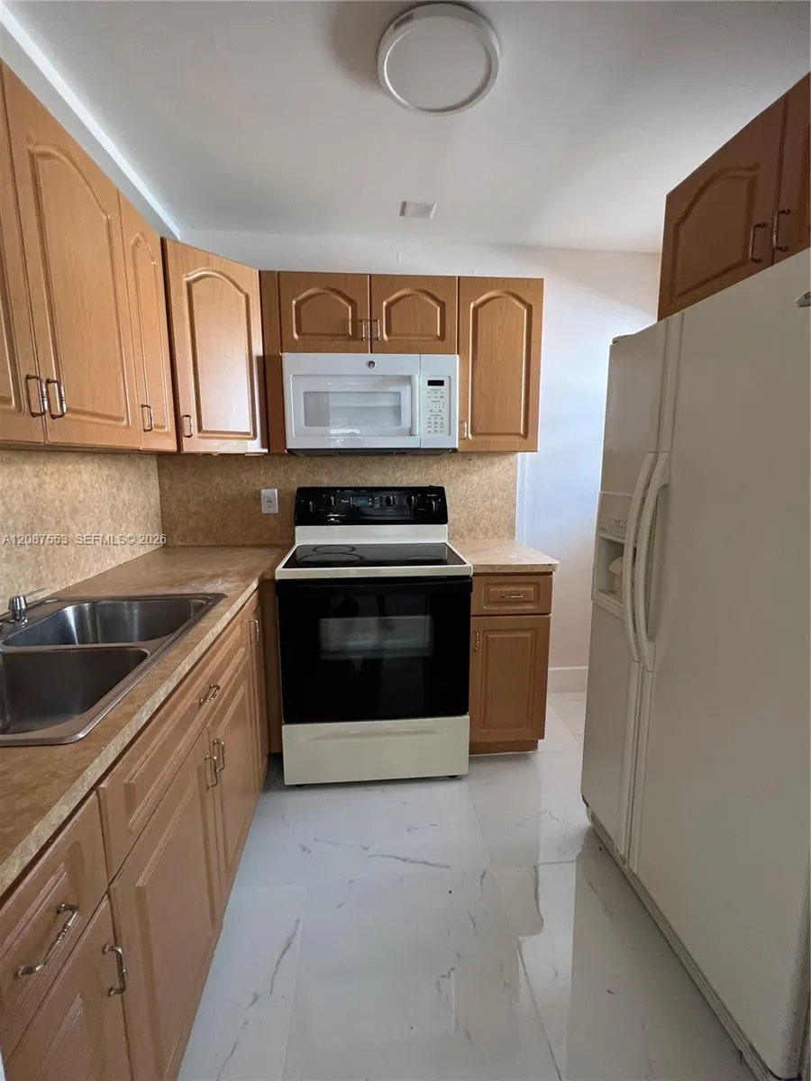3315 SW 91st Ave Miami, FL 33165