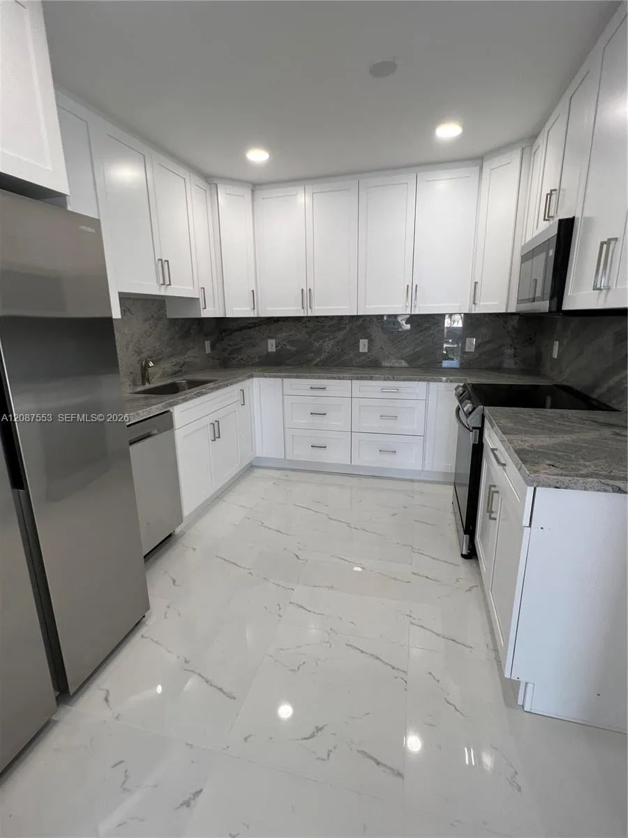 3315 SW 91st Ave Miami, FL 33165