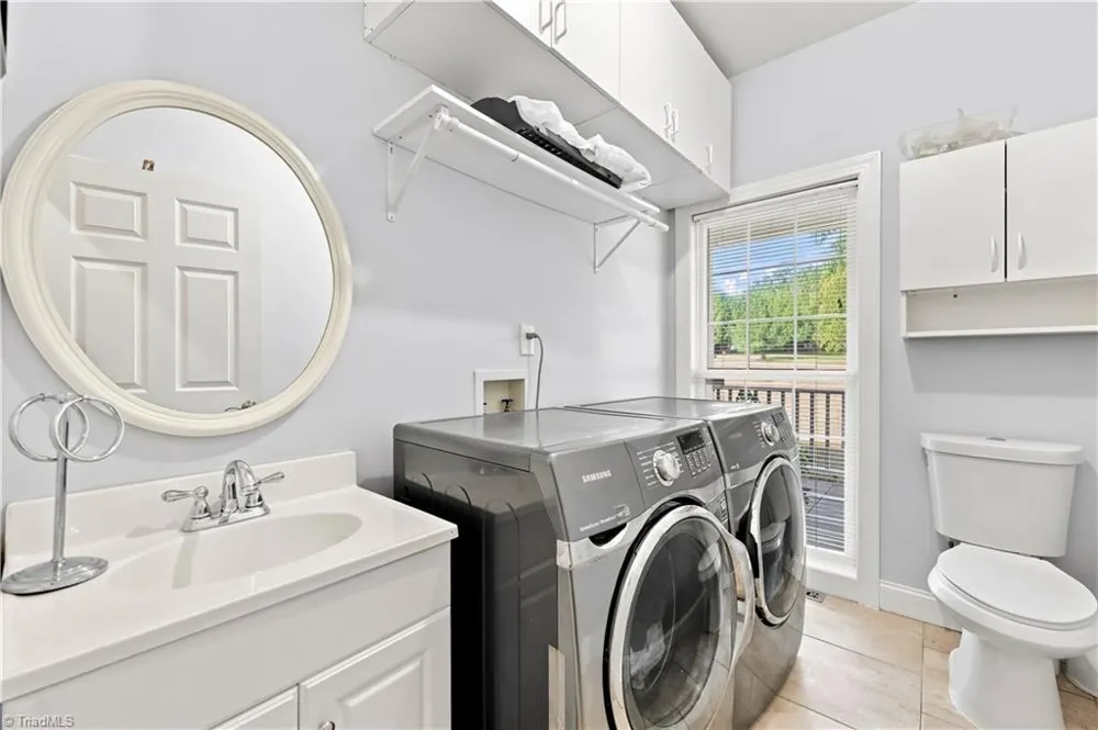 6112 Four Oaks Court Summerfield, NC 27358