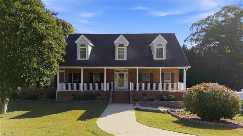 6112 Four Oaks Court Summerfield, NC 27358