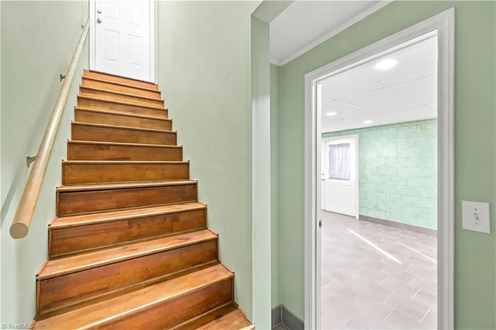 6112 Four Oaks Court Summerfield, NC 27358