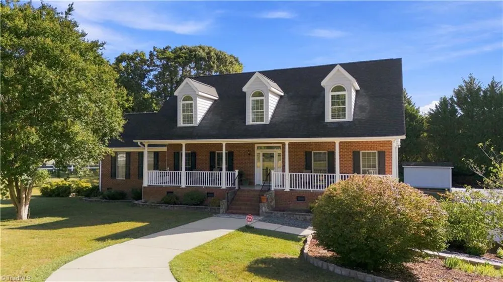 6112 Four Oaks Court Summerfield, NC 27358
